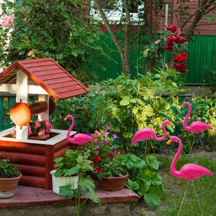 Outdoor flamingo lawn ornaments made from sturdy PE plastic.